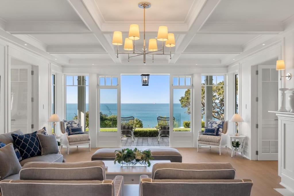 Holiday home Hampton On View Luxury Clifftop In Campbells Bay *