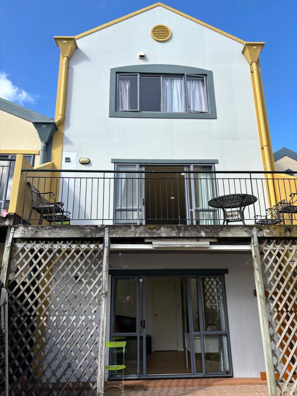 New Lynn Tidy House