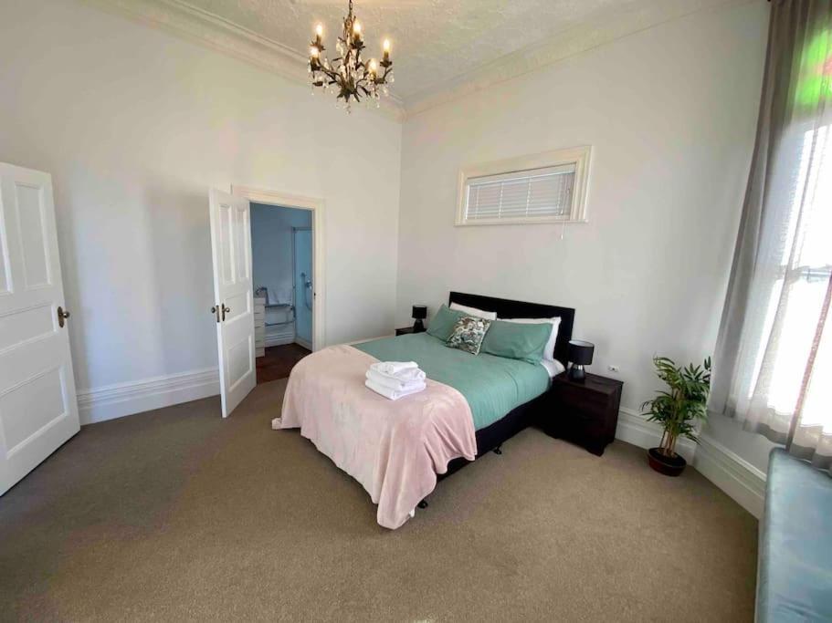 Grand Studio In Location * Auckland