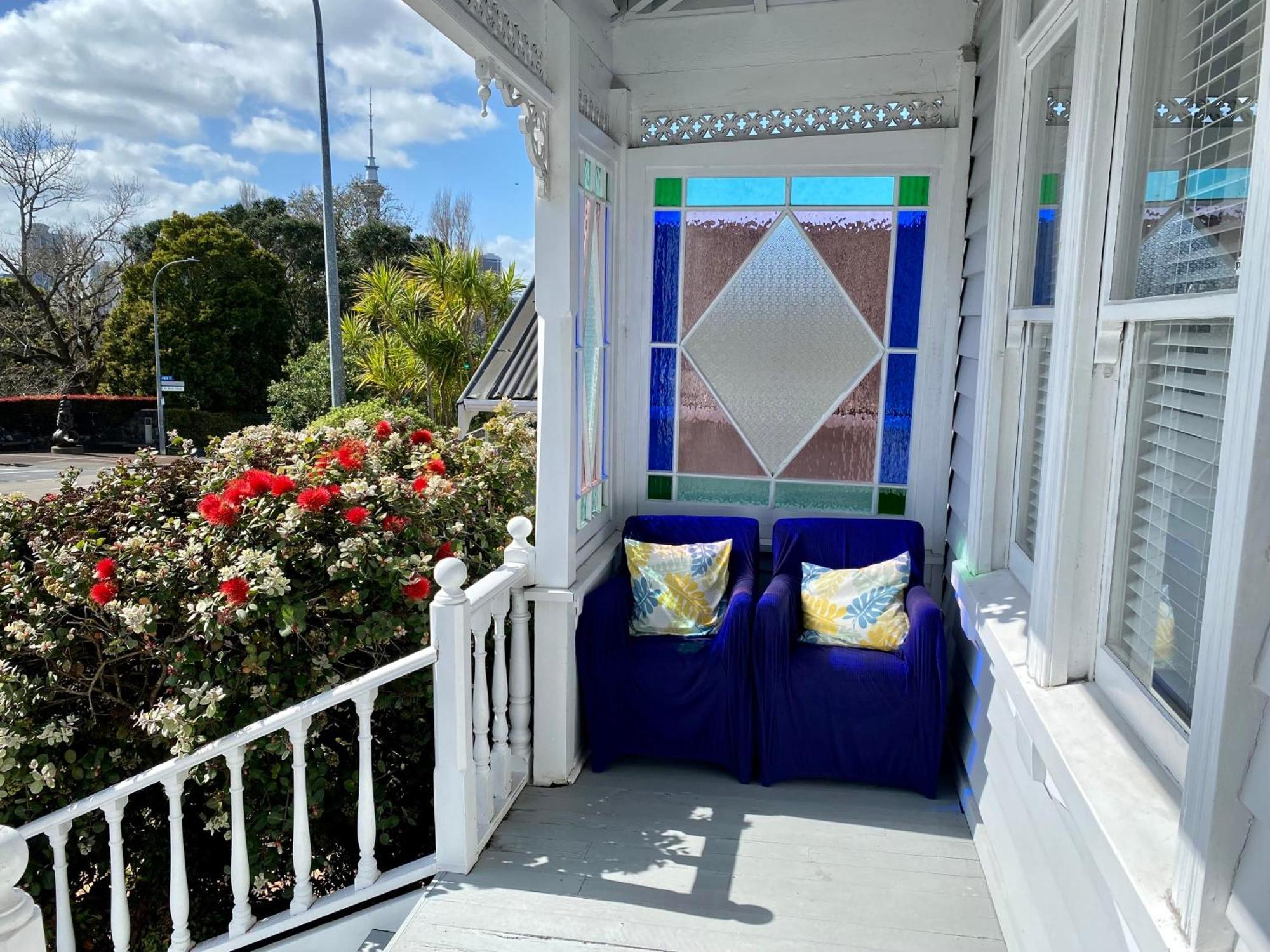 Grand Studio In Location * Auckland