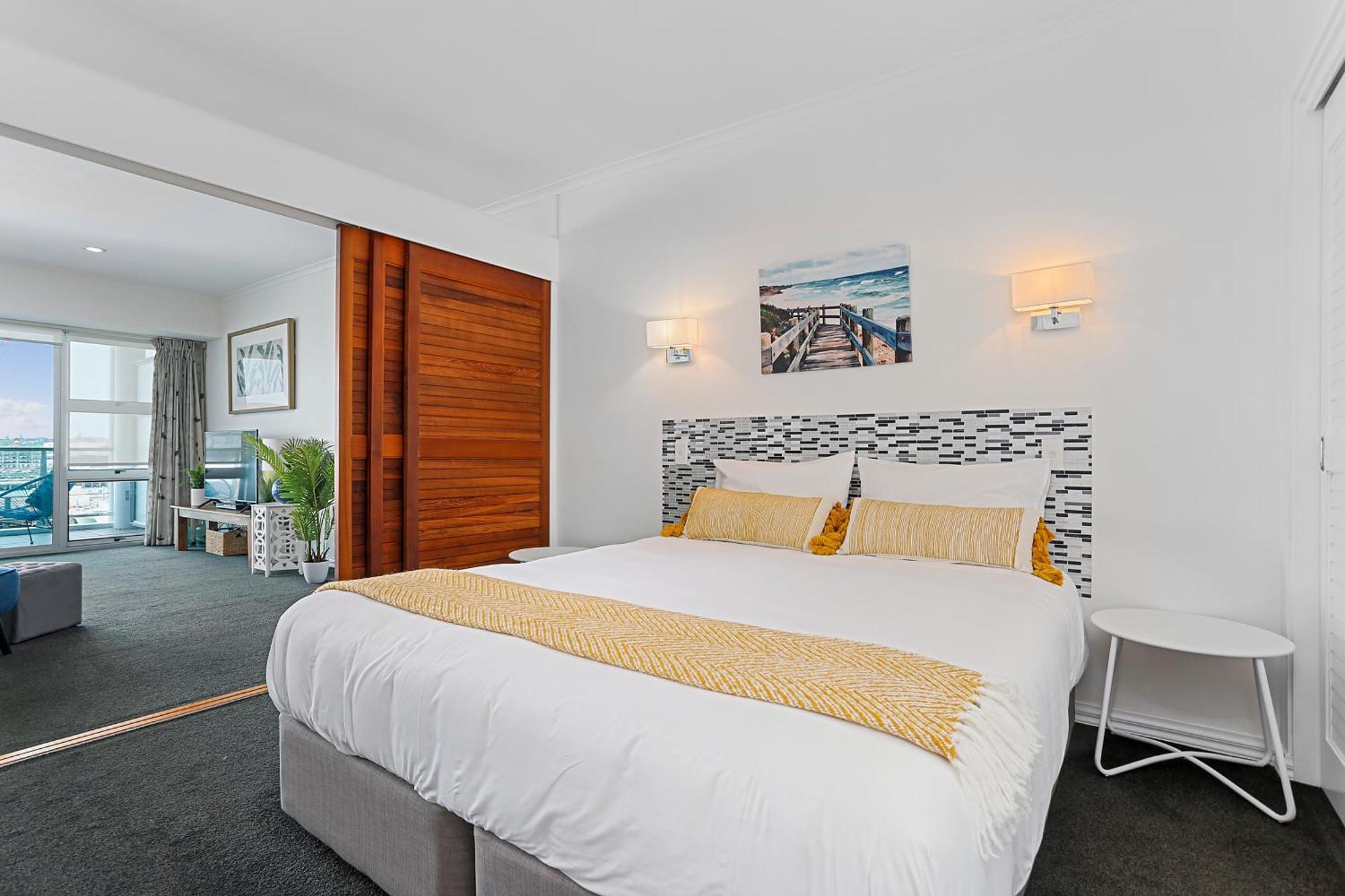 Apartment Your Luxury Waterfront Retreat Awaits *