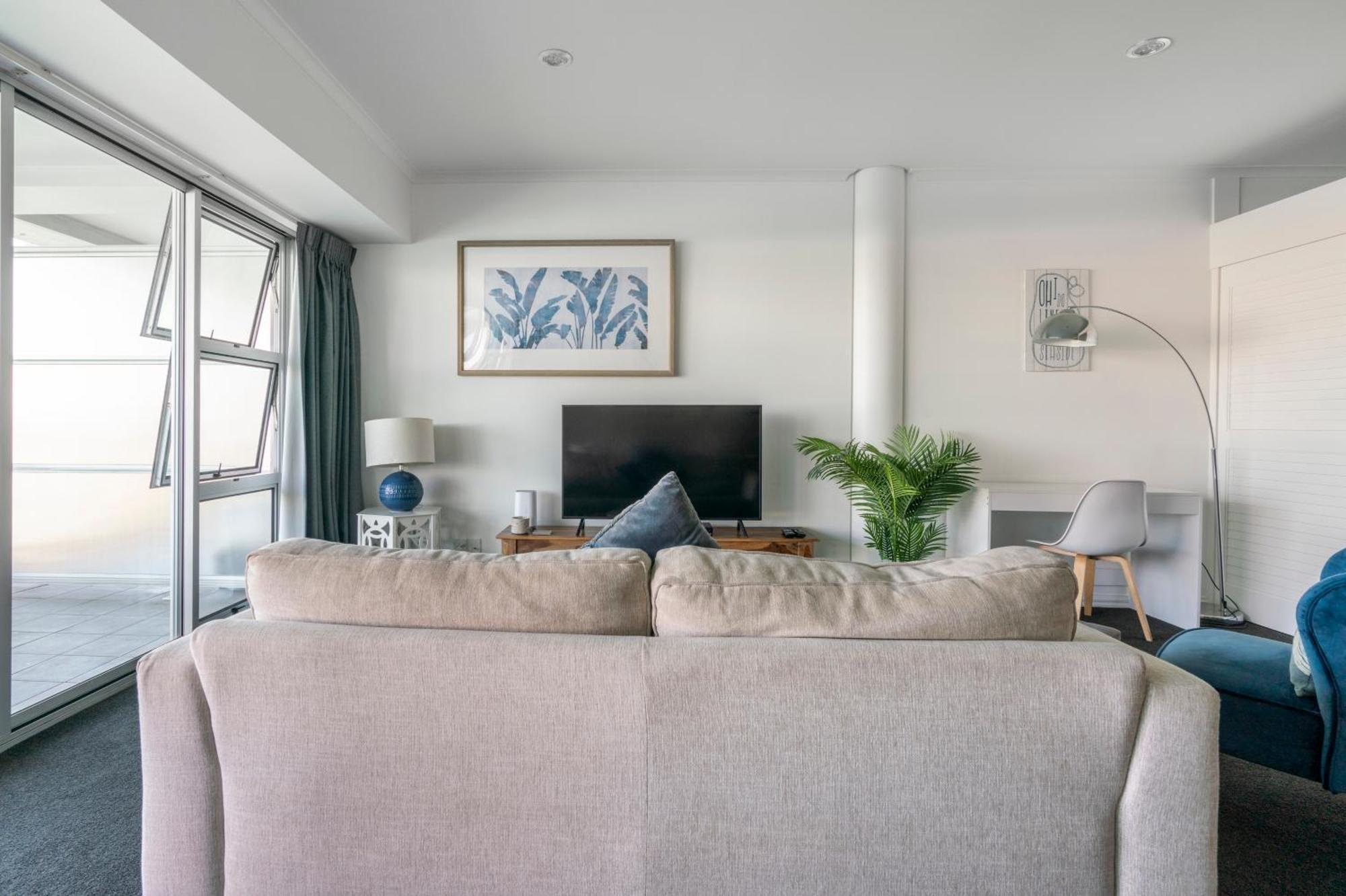 Apartment Your Luxury Waterfront Retreat Awaits *