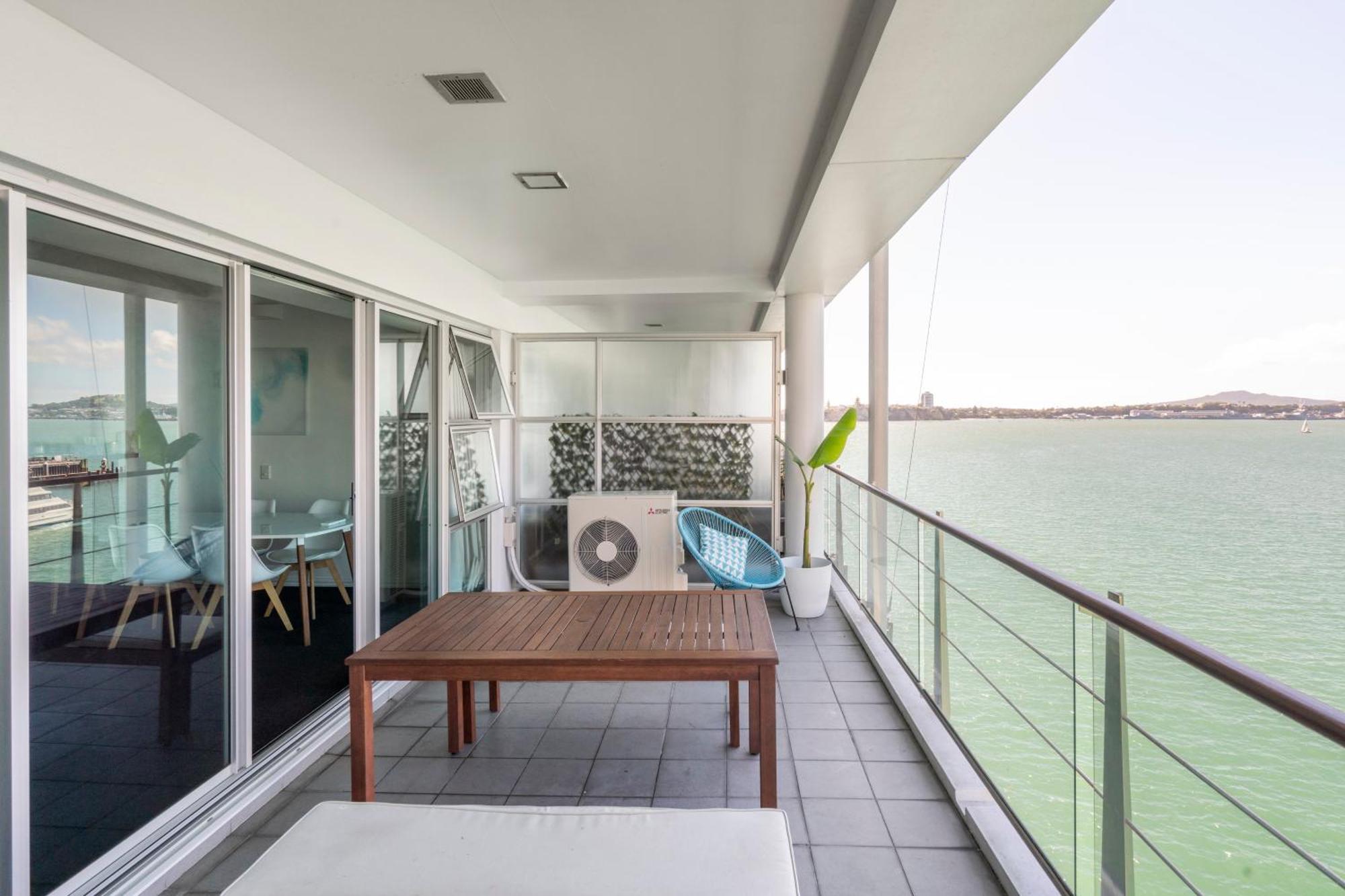 Apartment Your Luxury Waterfront Retreat Awaits Auckland