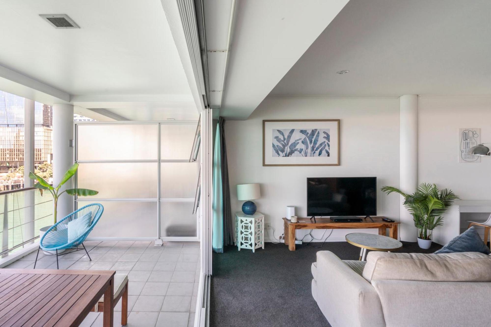 Apartment Your Luxury Waterfront Retreat Awaits *