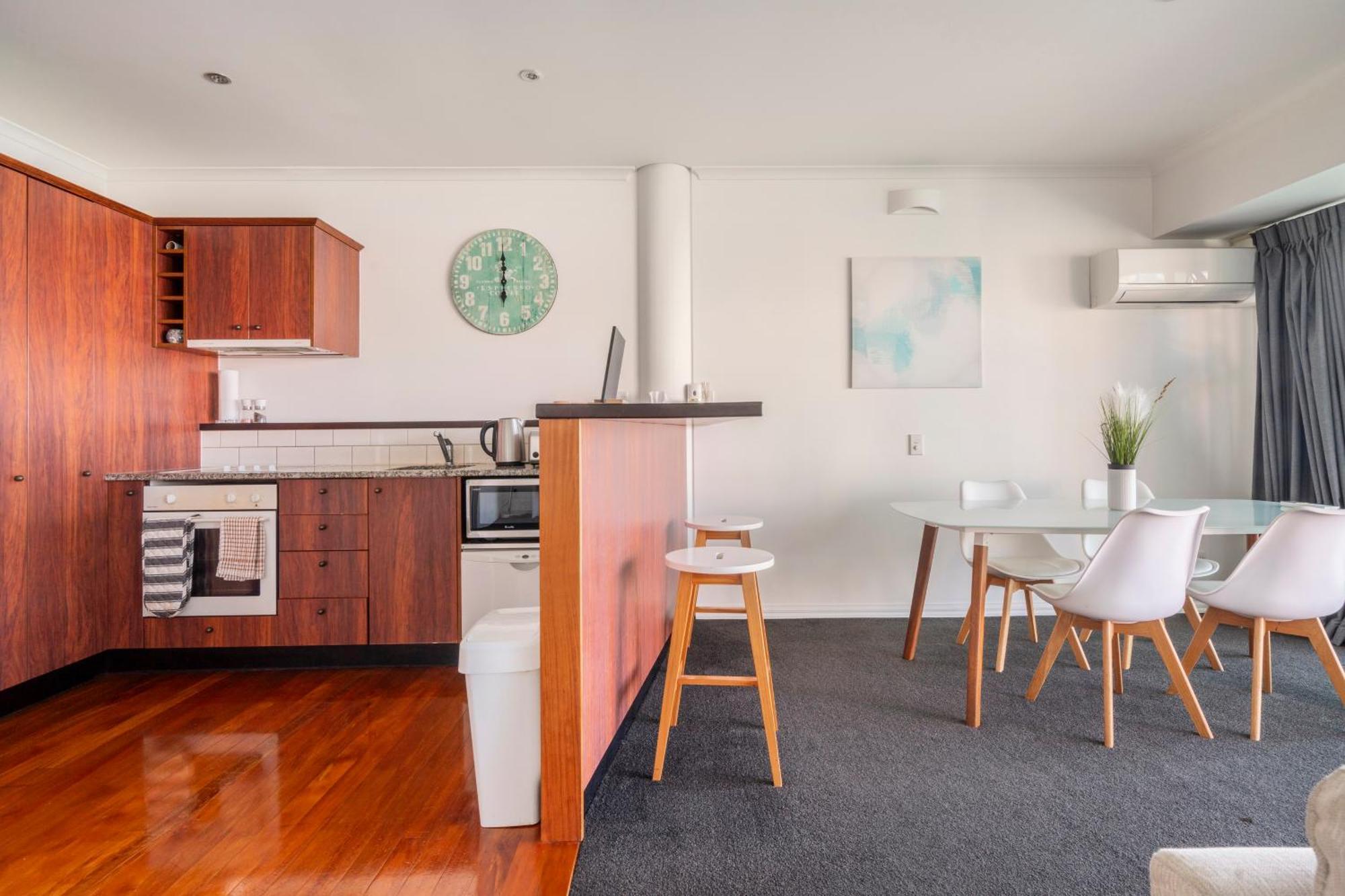 Apartment Your Luxury Waterfront Retreat Awaits *