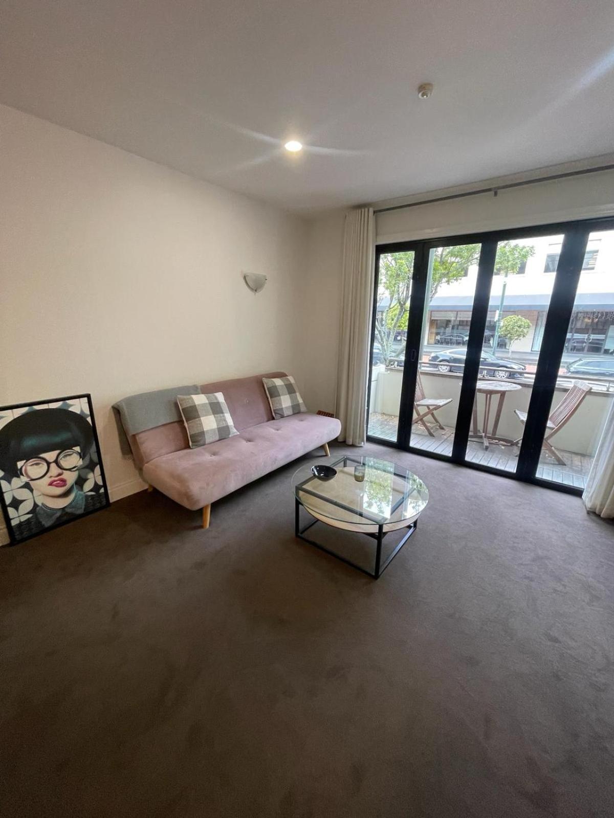 Cosy Centre W/ Balcony *