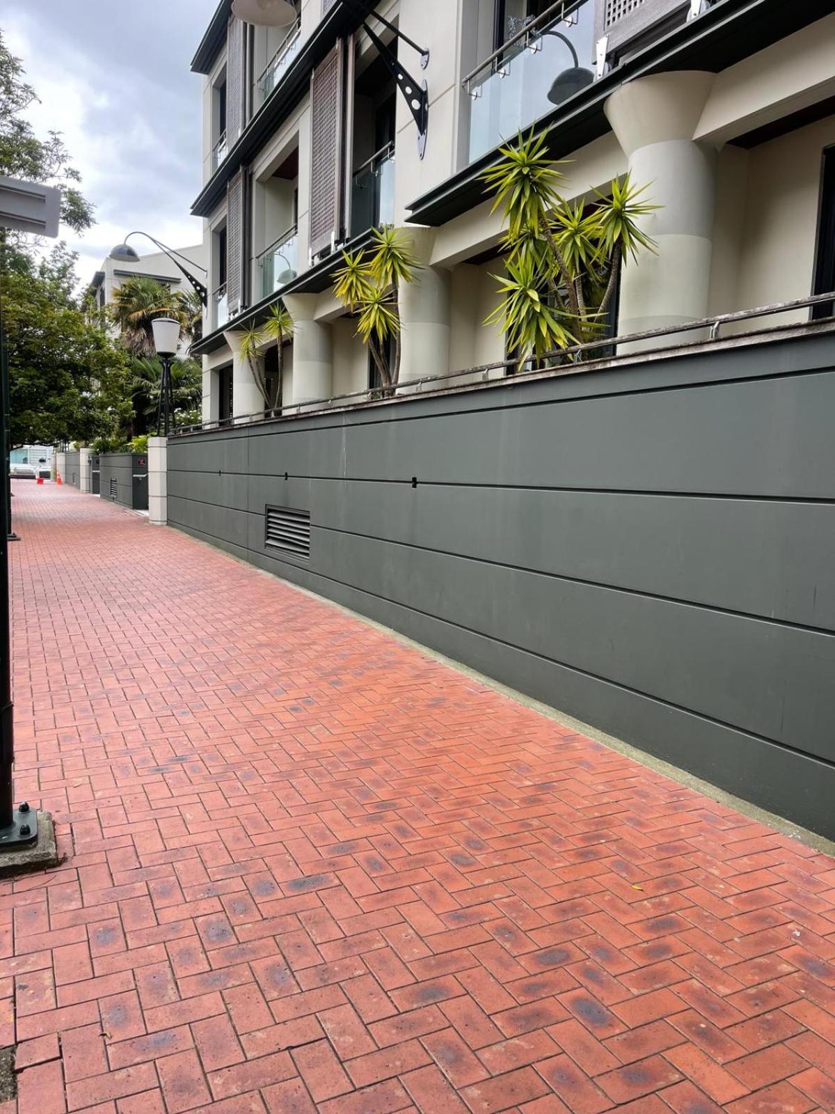 Cosy Centre W/ Balcony Apartment Auckland