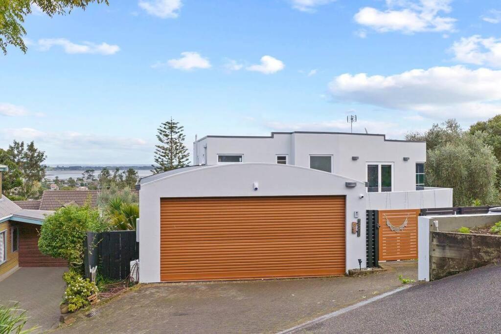 Entire In Villa