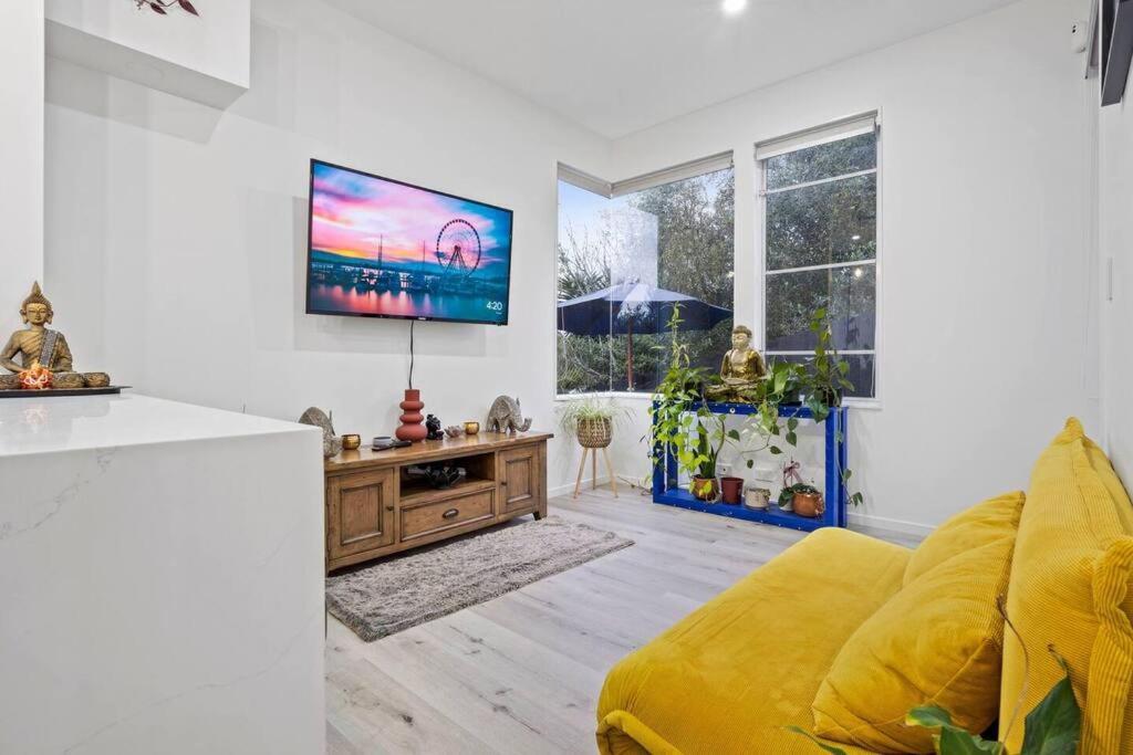Entire In Villa *