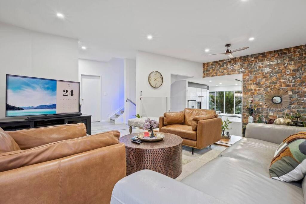 Entire In Villa