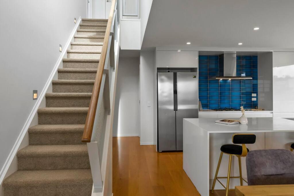 Welcome To Luxury Living In Cbd * Auckland