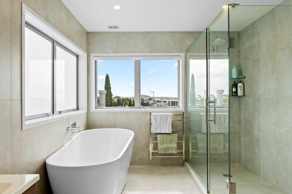 Welcome To Luxury Living In Cbd Villa *
