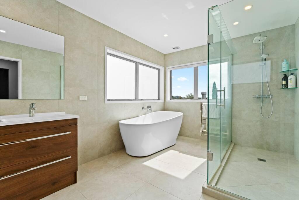 Welcome To Luxury Living In Cbd