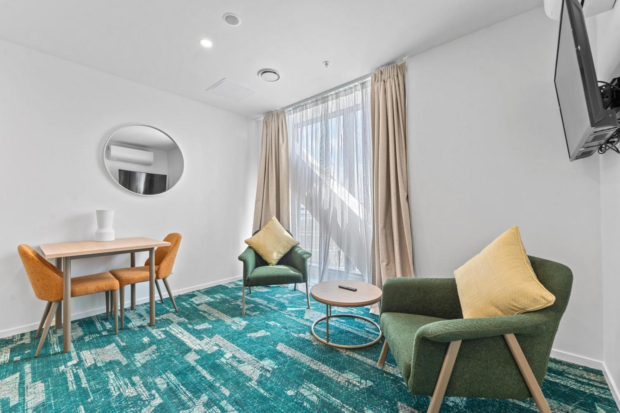 La Quinta By Wyndham Ellerslie Hotel