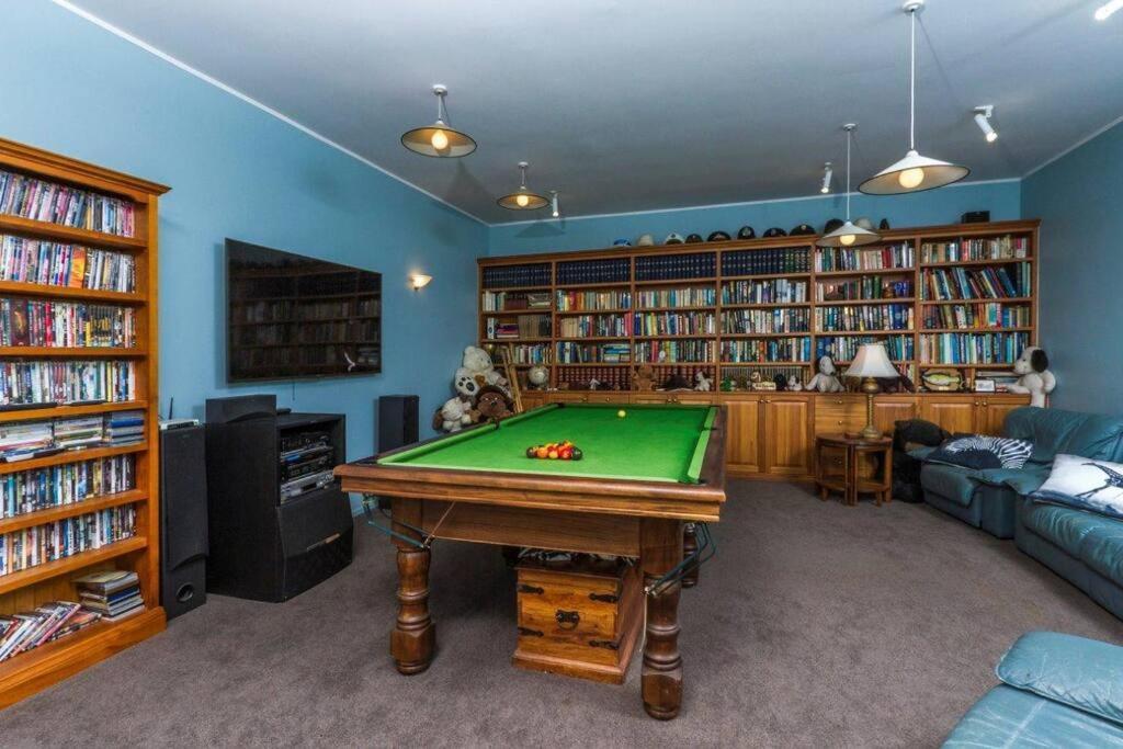 Apartment Beachside Bliss Castor Bay - By The