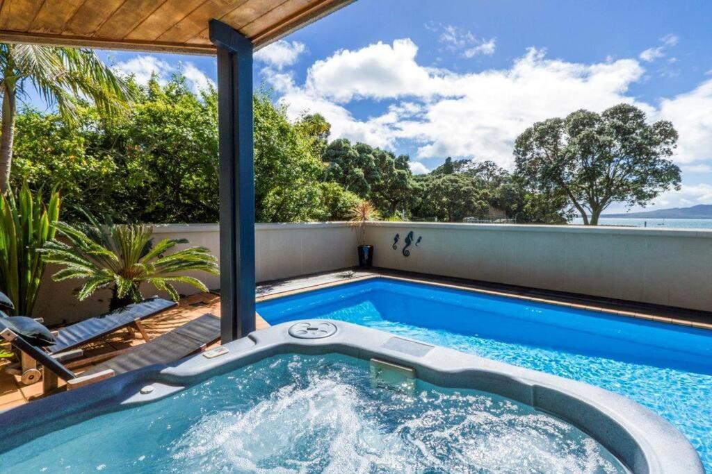 Apartment Beachside Bliss Castor Bay - By The
