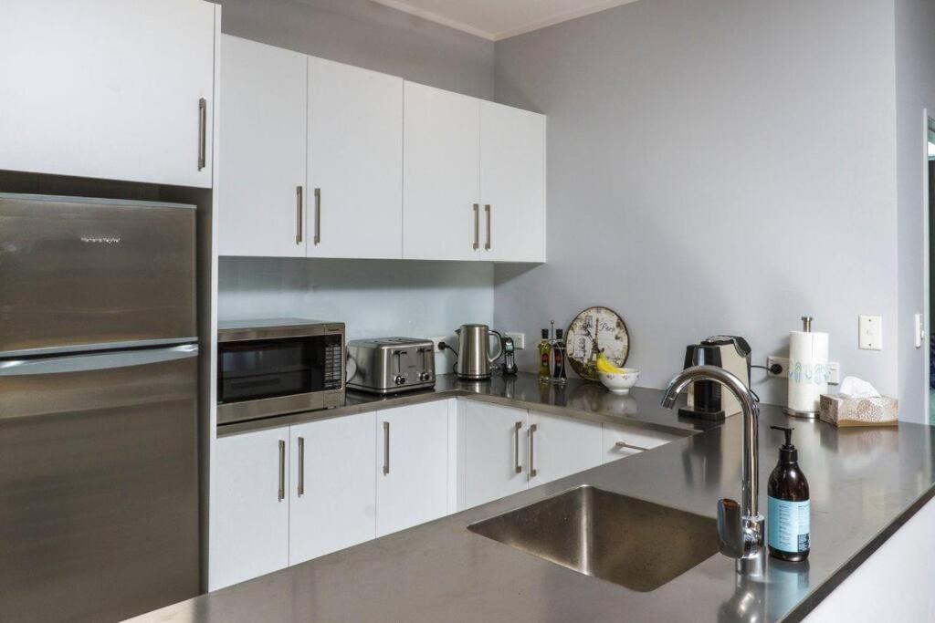 Apartment Beachside Bliss Castor Bay - By The