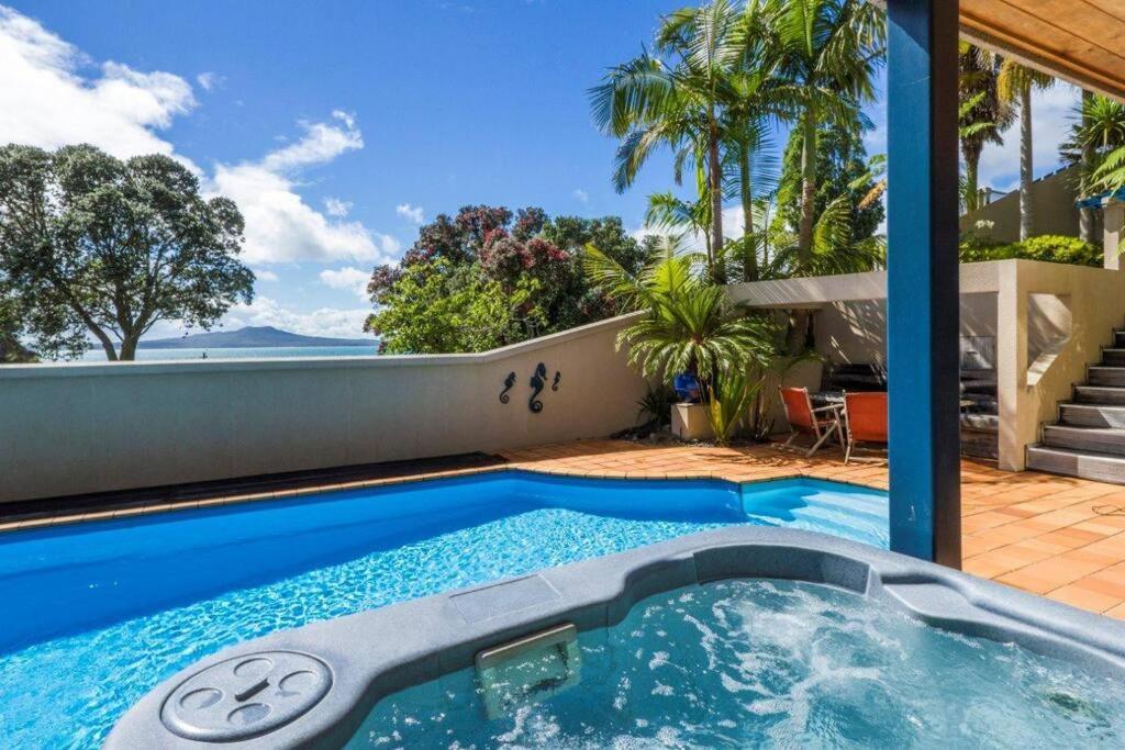 Beachside Bliss Castor Bay - By The Apartment Auckland