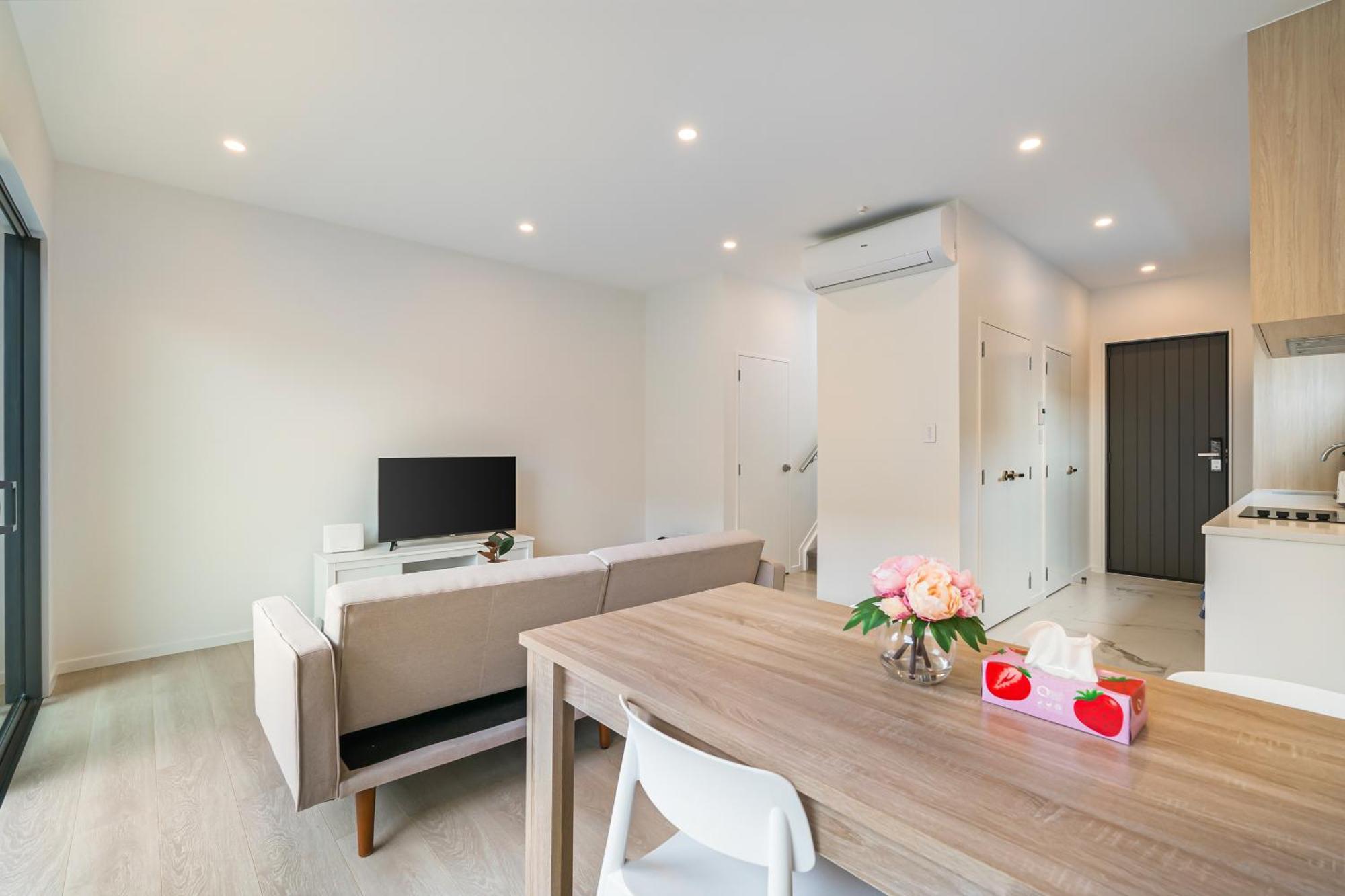Te Atatu Cozy Brand New Townhouse 5 Villa Auckland