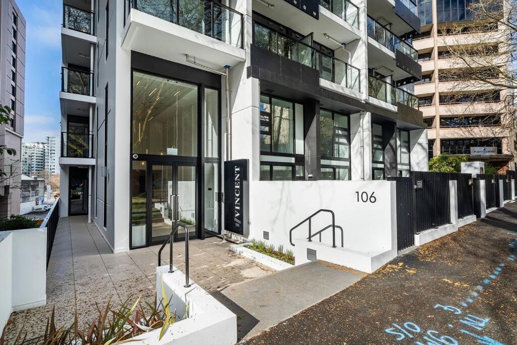 Modern One Bedroom Apartment
