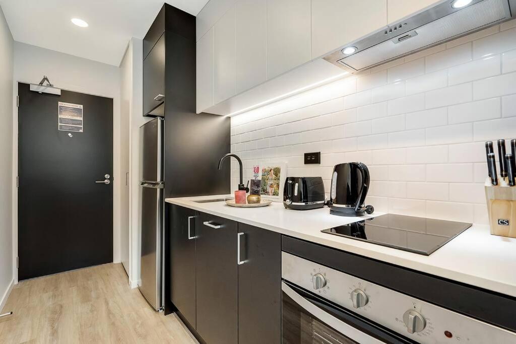 Modern One Bedroom * Auckland