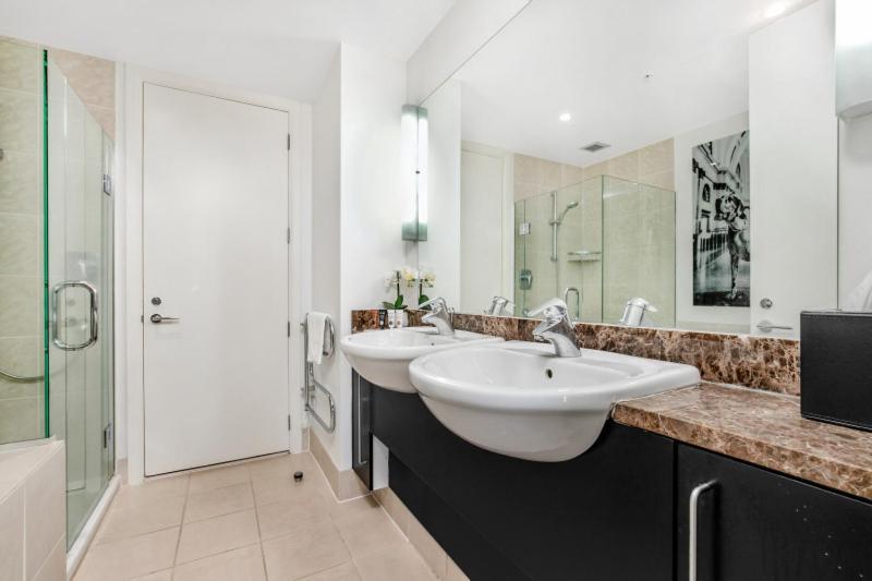 Viaduct Chic Luxury Waterfront Views! Apartment *