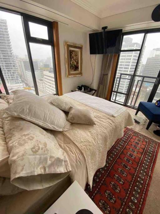 Sky High Apartment *