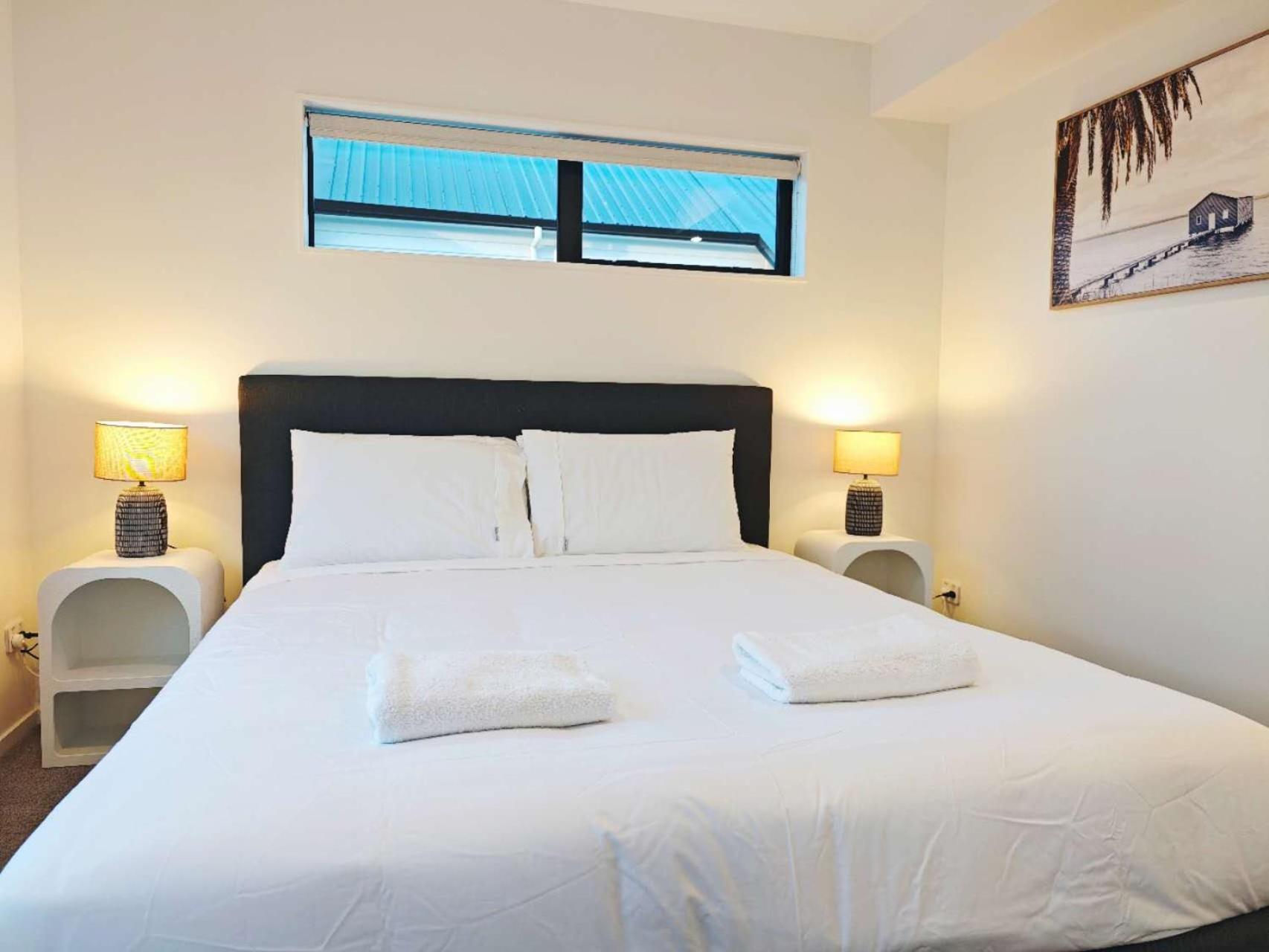 Modern & Cozy 3-bedroom + Great Location Holiday home *
