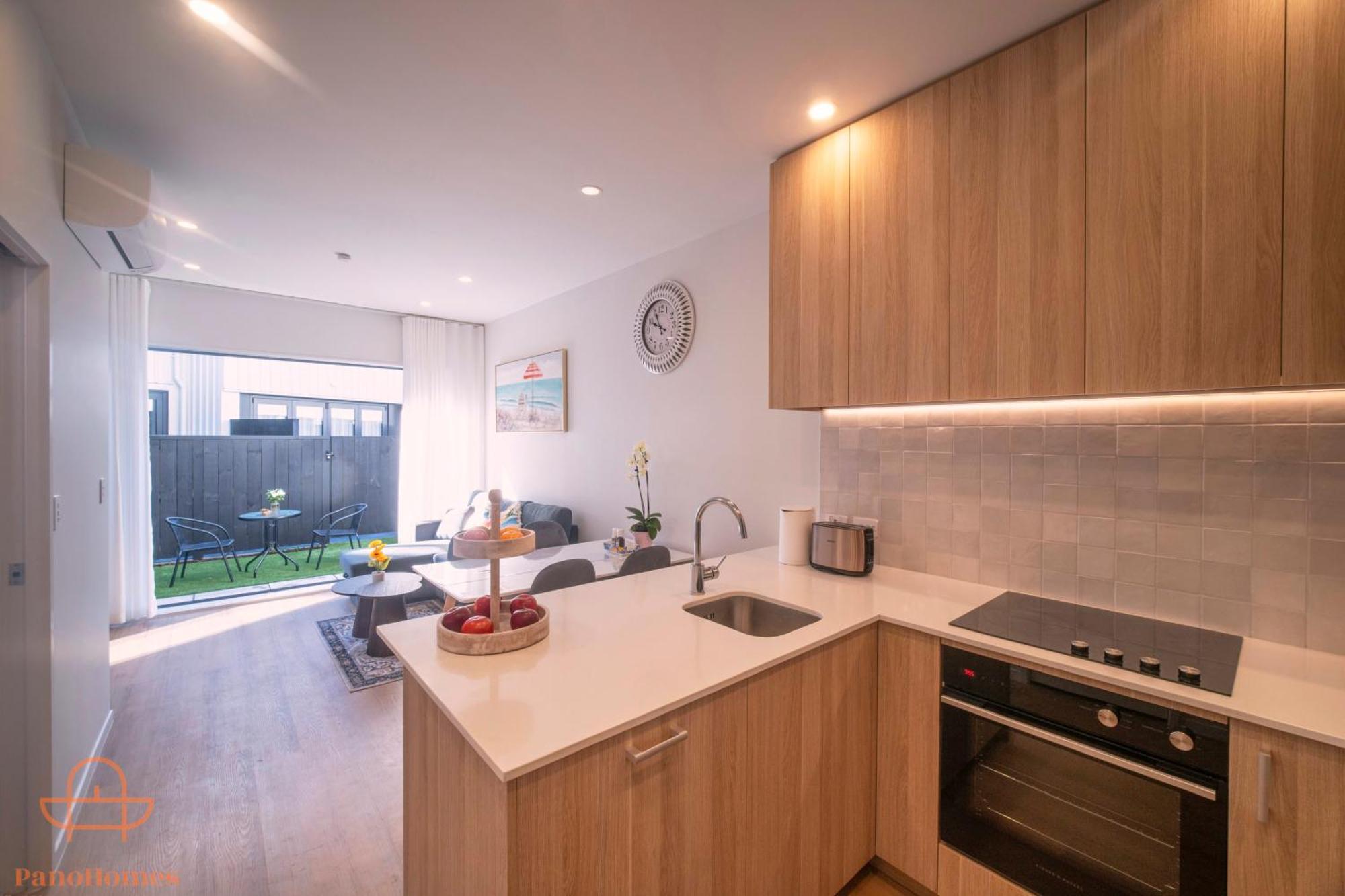 Modern Townhouse Close To With Full Kitchen - Ellerslie * Auckland