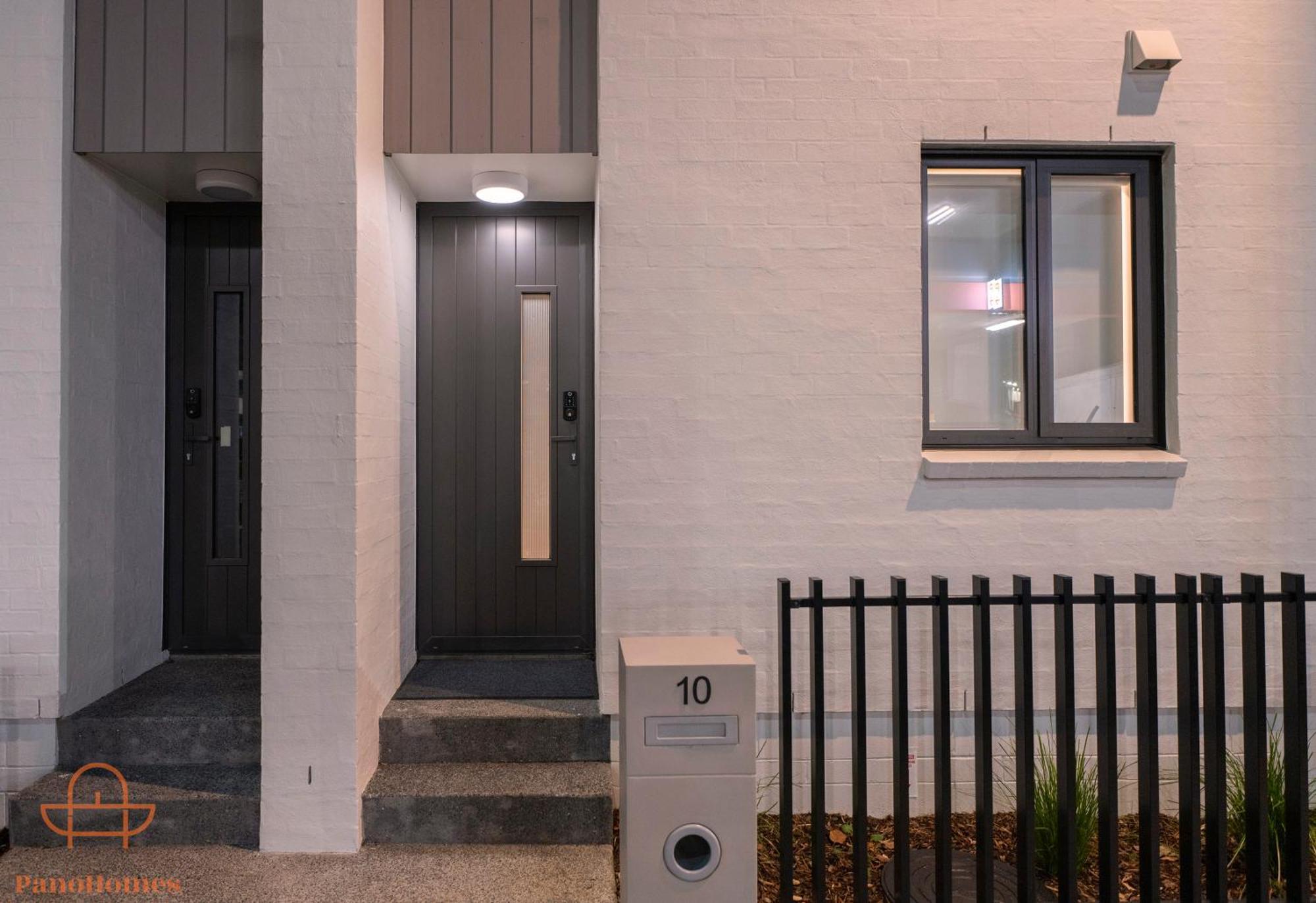 Modern Townhouse Close To With Full Kitchen - Ellerslie Apartment Auckland