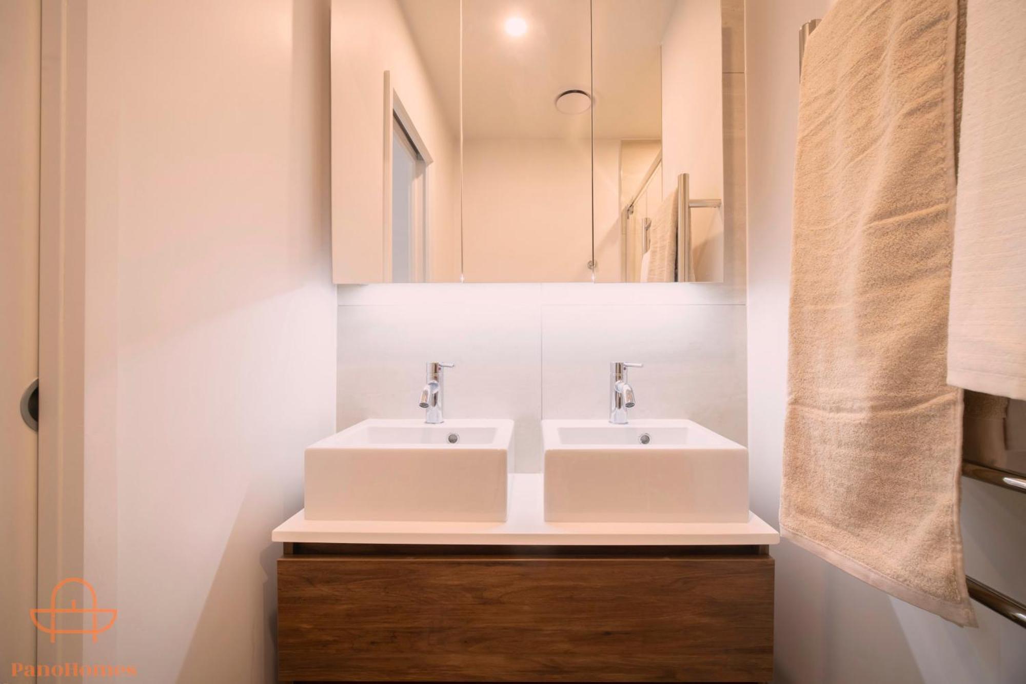 Modern Townhouse Close To With Full Kitchen - Ellerslie * Auckland