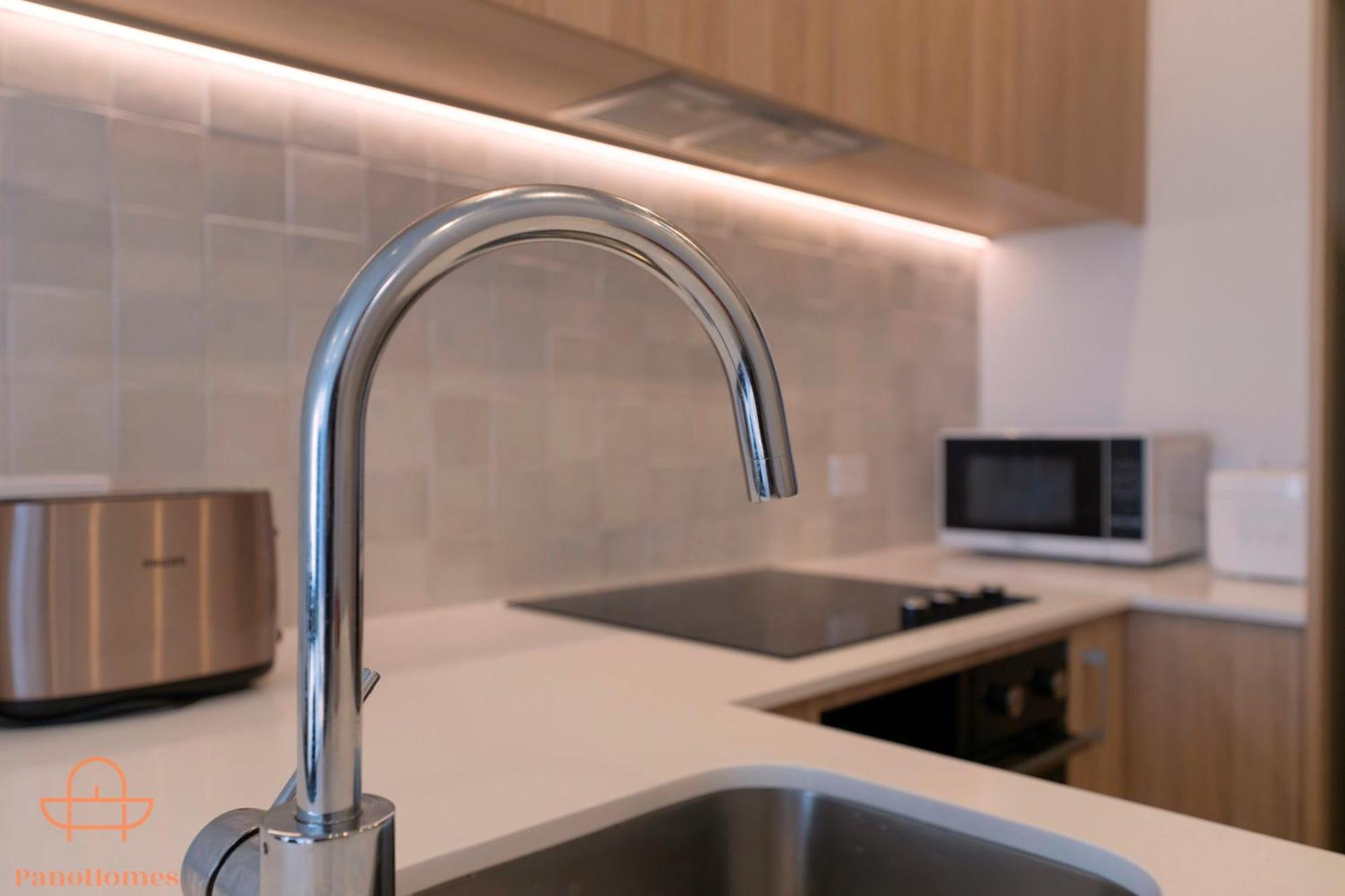 Modern Townhouse Close To With Full Kitchen - Ellerslie *