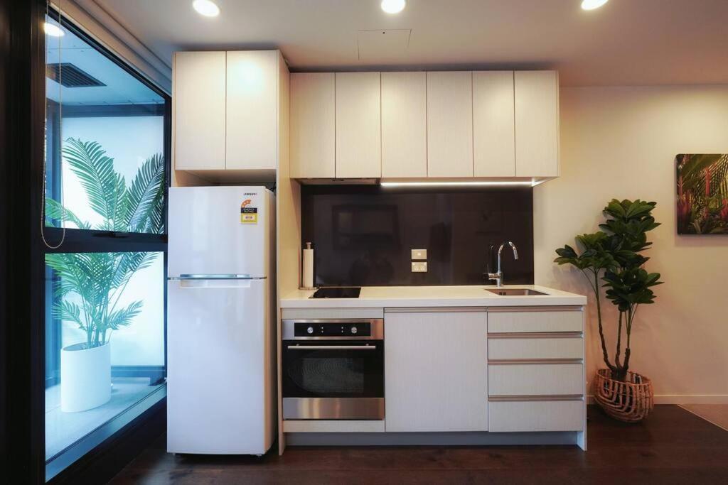 Commercial Bay 1-bedroom Studio Apartment Auckland