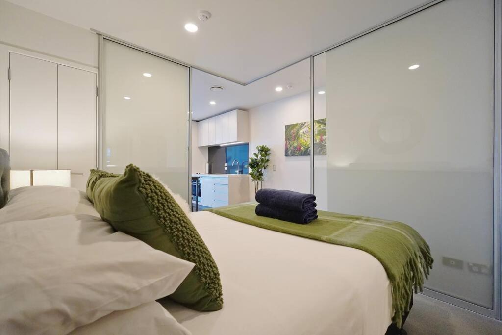 Commercial Bay 1-bedroom Studio *