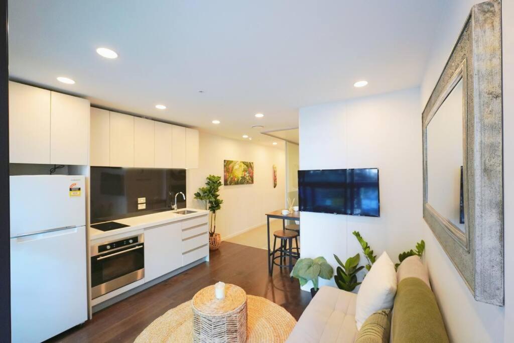 Commercial Bay 1-bedroom Studio Apartment