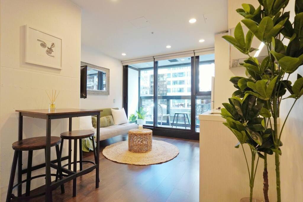 Commercial Bay 1-bedroom Studio Apartment *