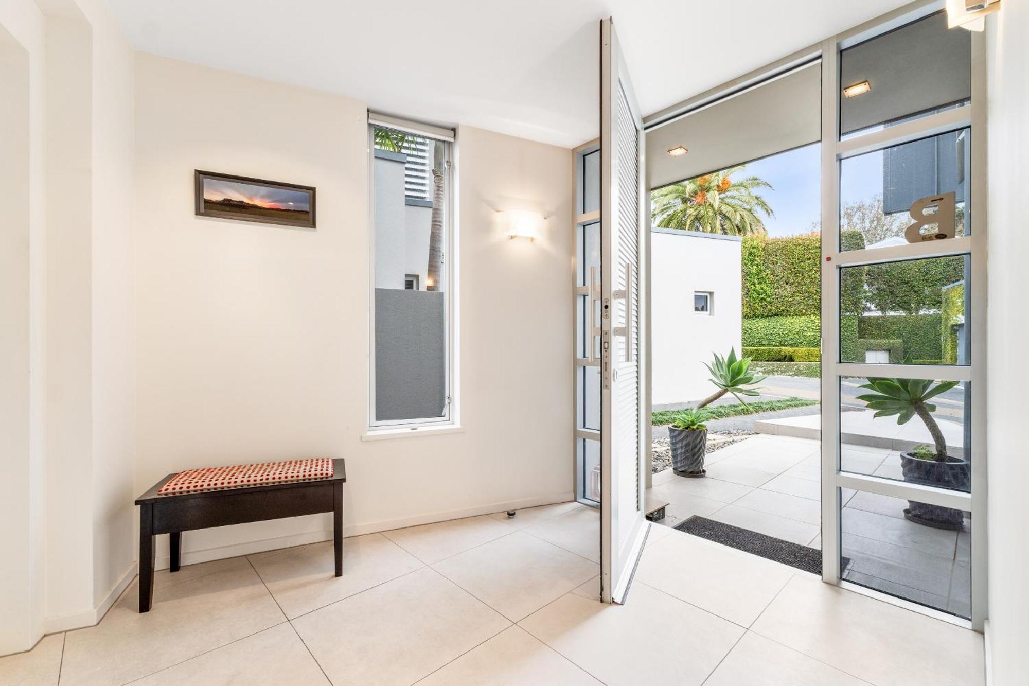 Sentinel Beach House - Holiday Retreat Holiday home Auckland