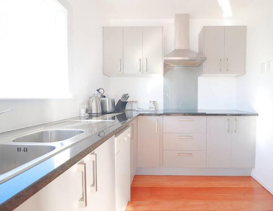 Charming - Milford /castor Bay Holiday home Auckland