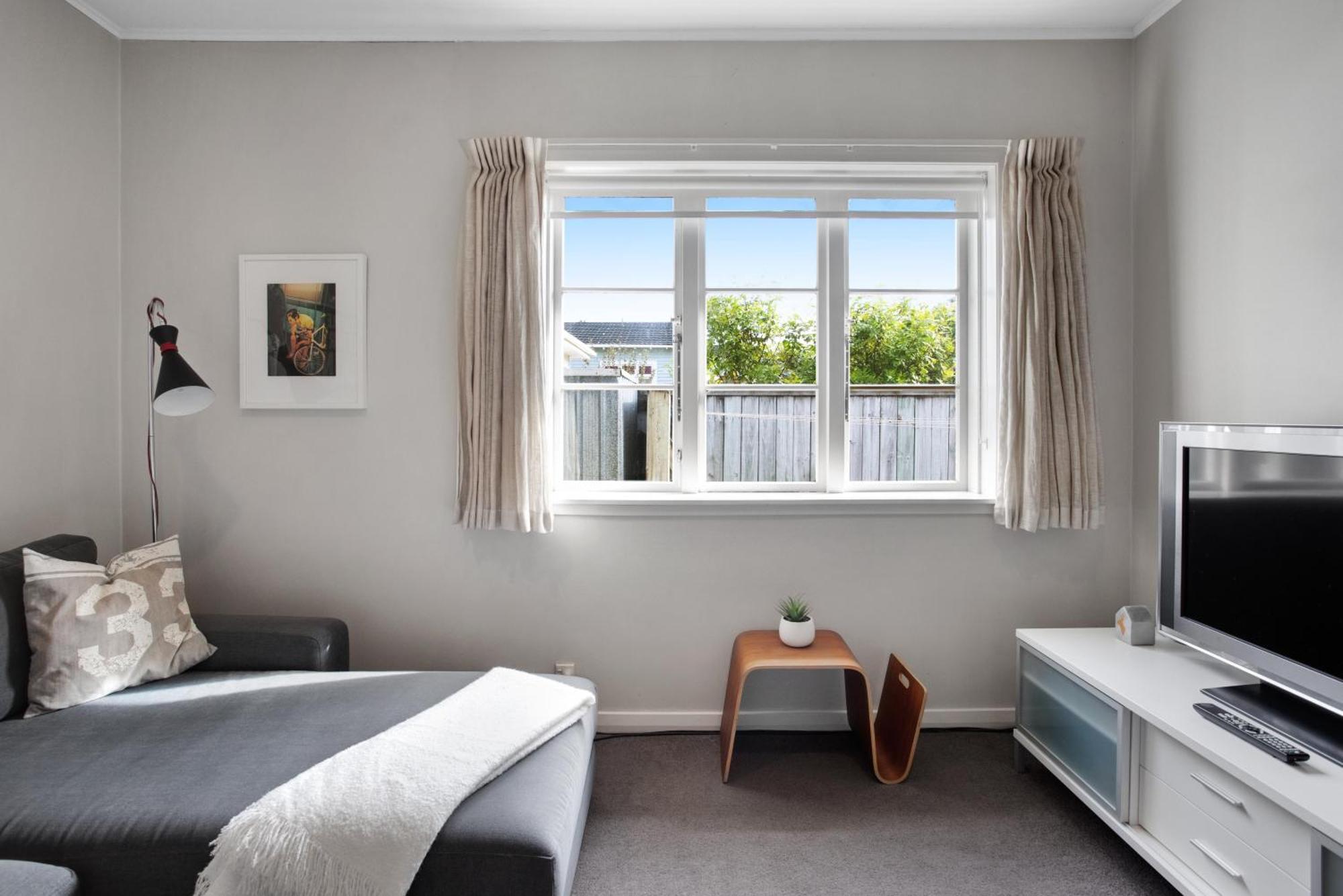 Prosper Point With Bbq, Patio And Parking Auckland