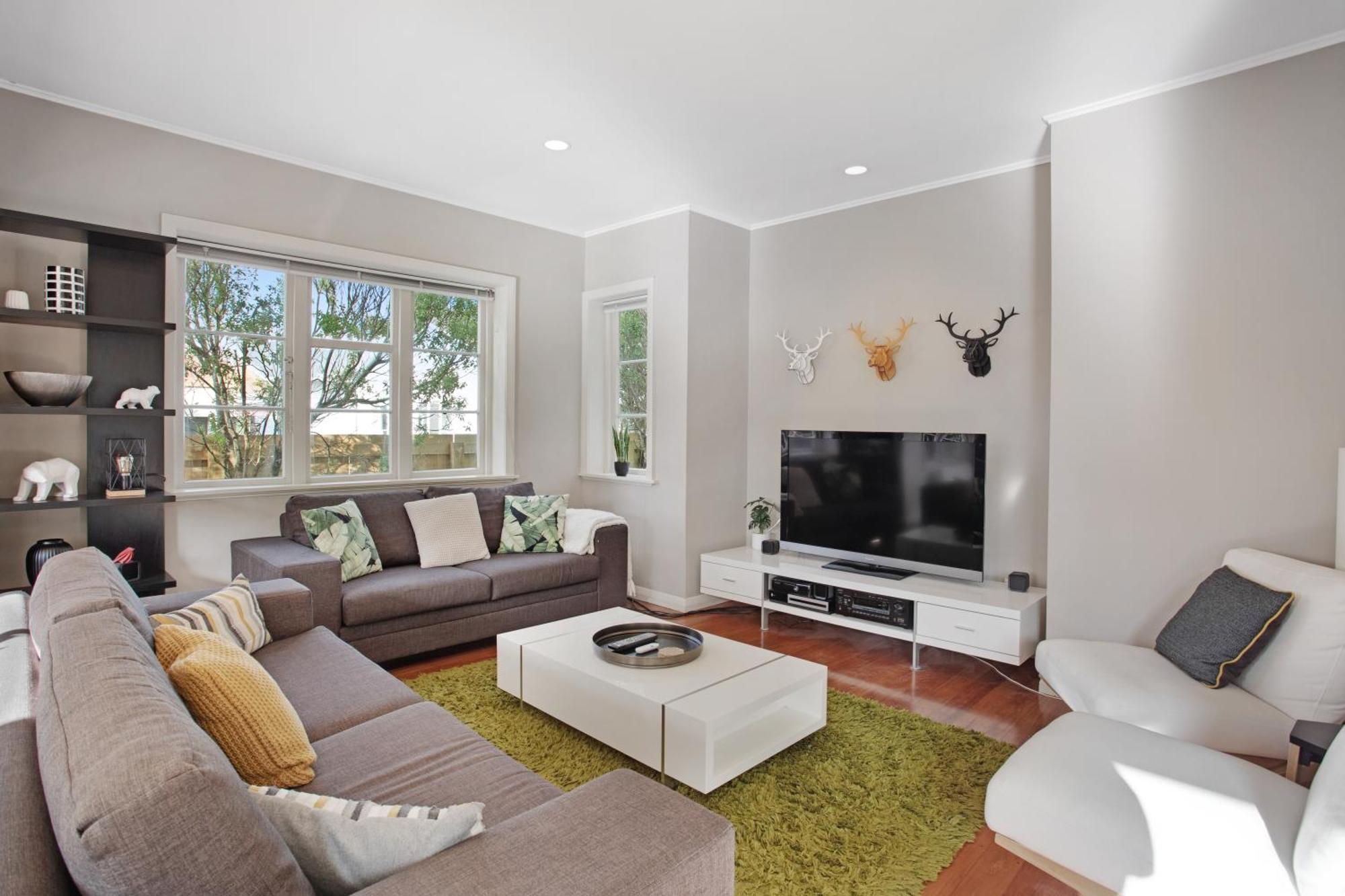 Prosper Point With Bbq, Patio And Parking * Auckland