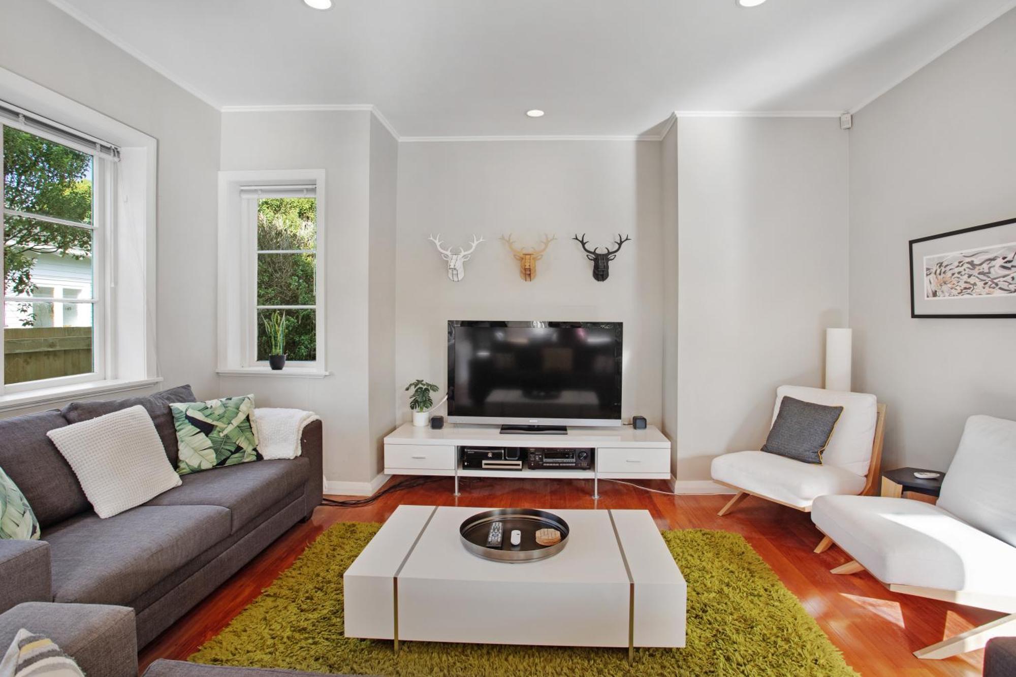 Prosper Point With Bbq, Patio And Parking * Auckland