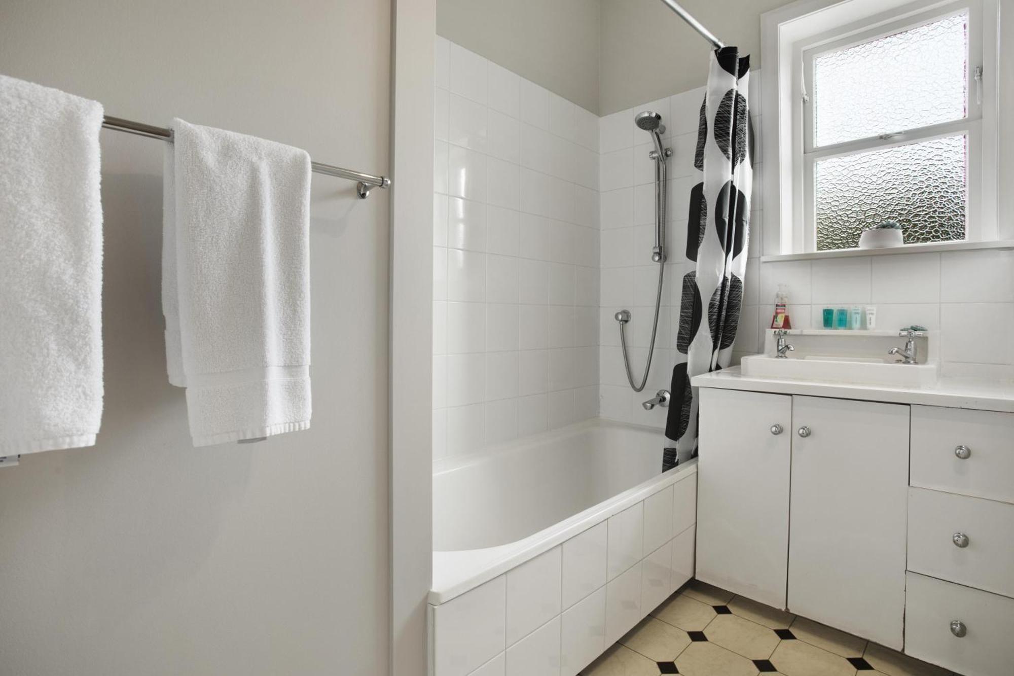 Prosper Point With Bbq, Patio And Parking Holiday home Auckland