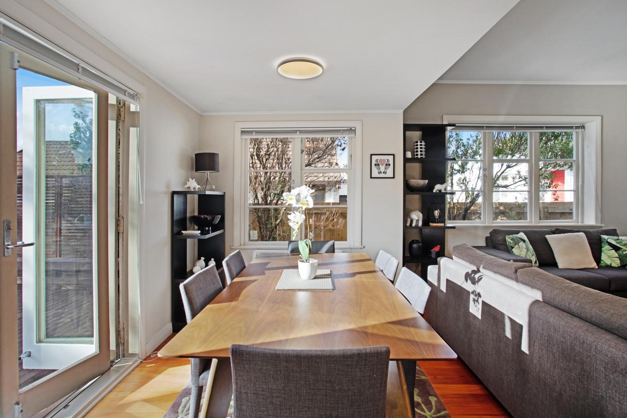 Holiday home Prosper Point With Bbq, Patio And Parking Auckland