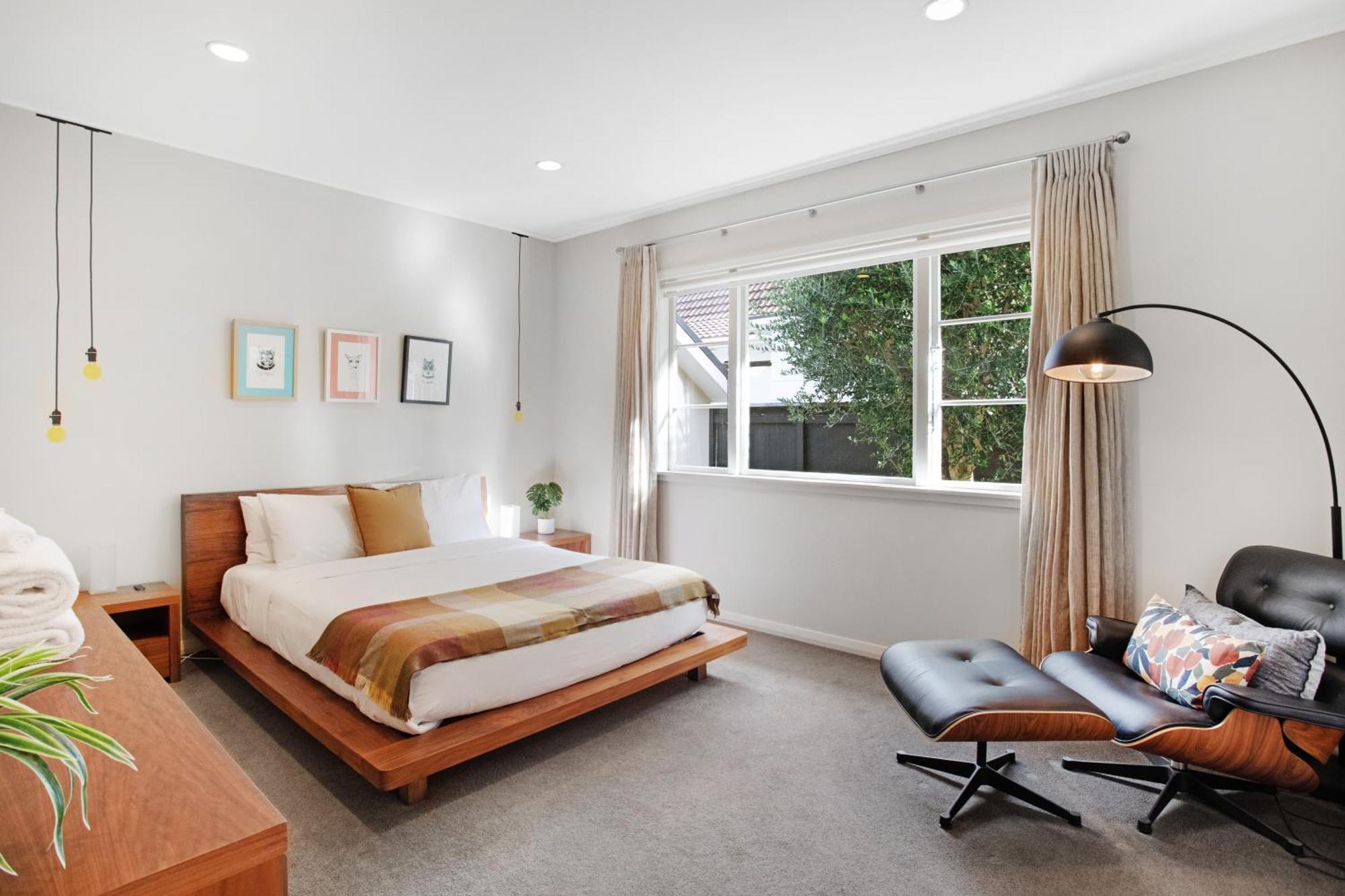 Prosper Point With Bbq, Patio And Parking * Auckland