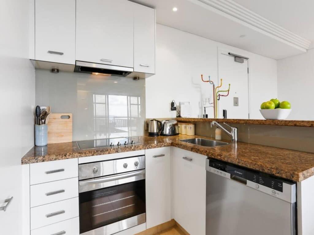 Bright One Bedroom Beauty With Balcony And Unbeatable Views Apartment