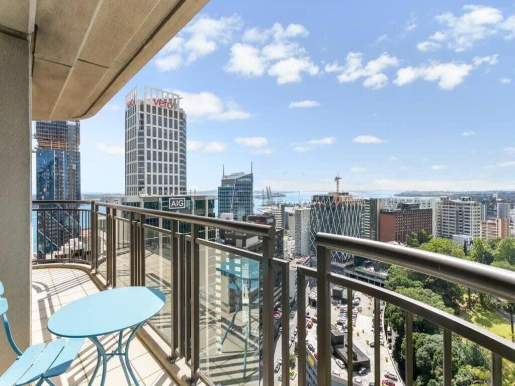 Apartment Bright One Bedroom Beauty With Balcony And Unbeatable Views Auckland