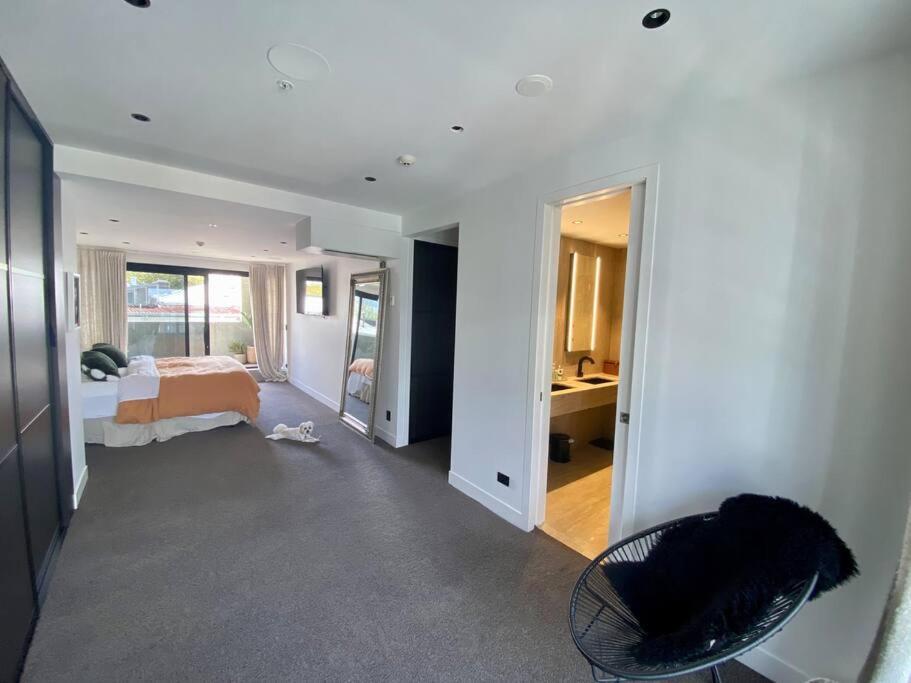 Entertainers Penthouse With 5 Bedrooms Pool & * Auckland