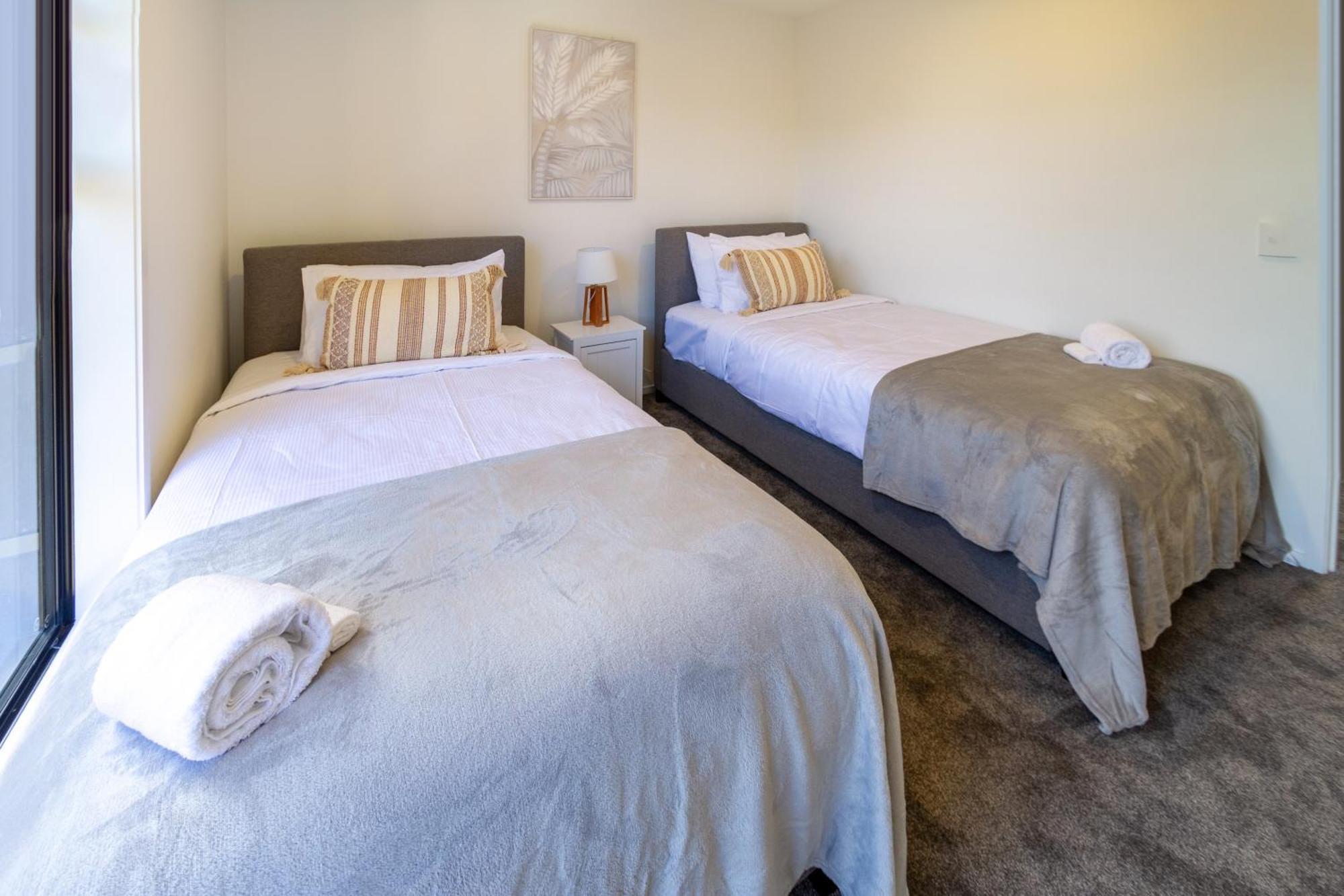 Chic 2-bed Gem: Trust Arena Proximity - West Akl Auckland