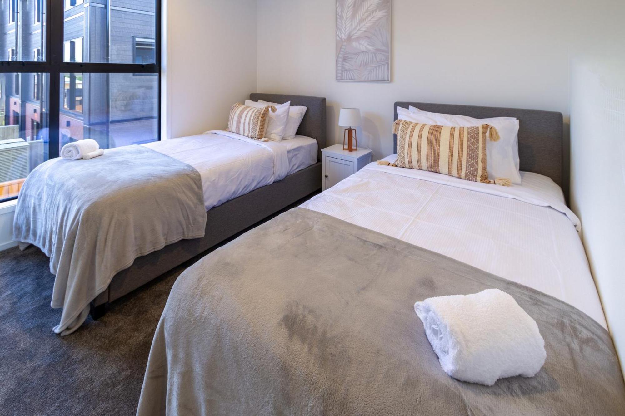 Chic 2-bed Gem: Trust Arena Proximity - West Akl Apartment