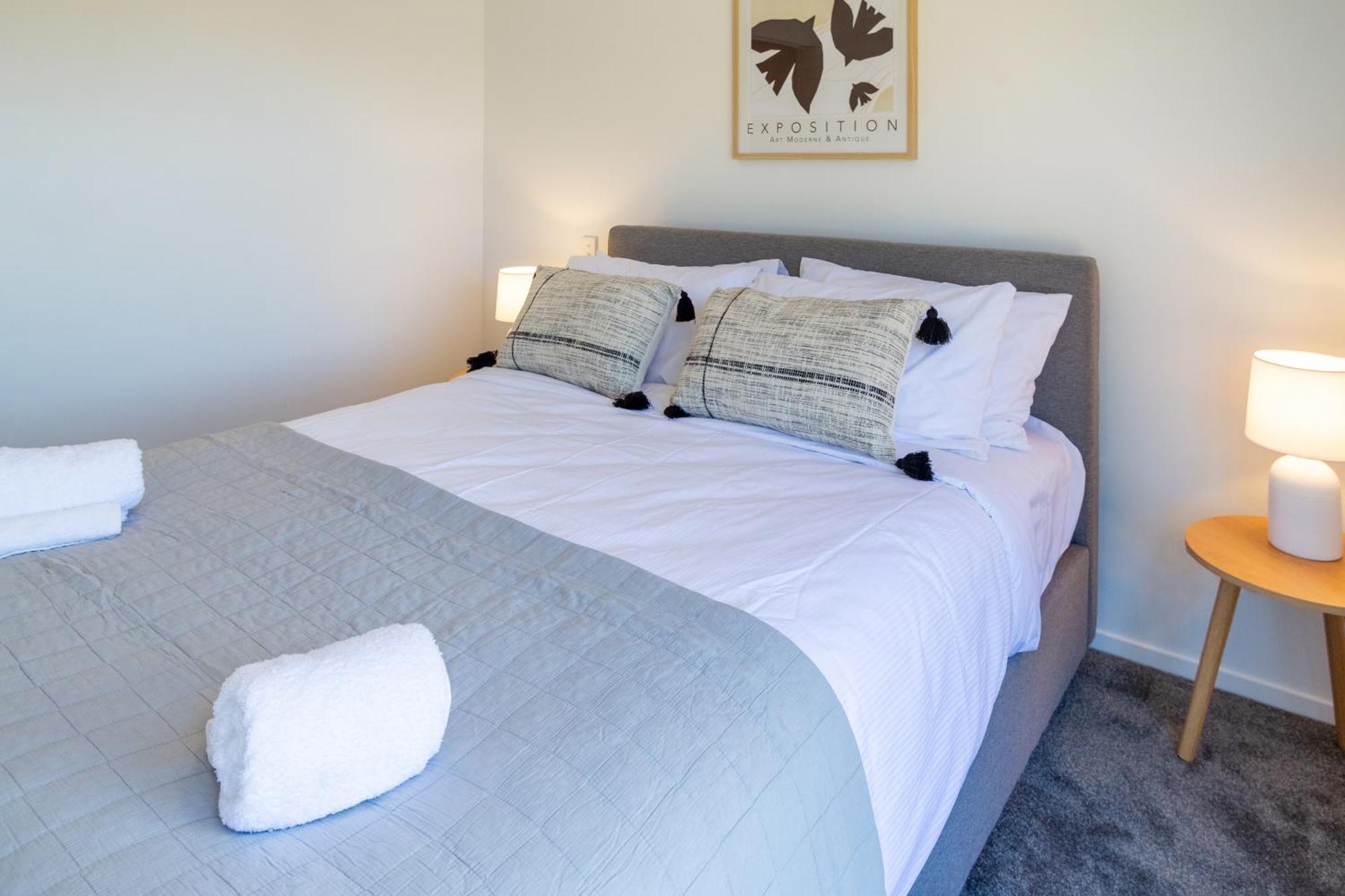 Chic 2-bed Gem: Trust Arena Proximity - West Akl * Auckland